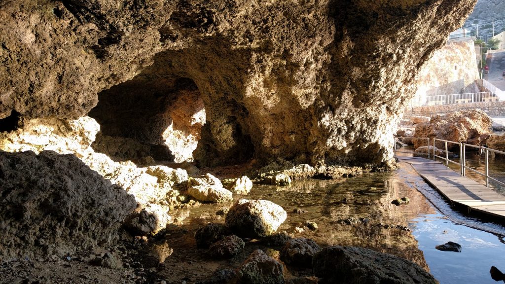 Jaskinie Lapsi Caves