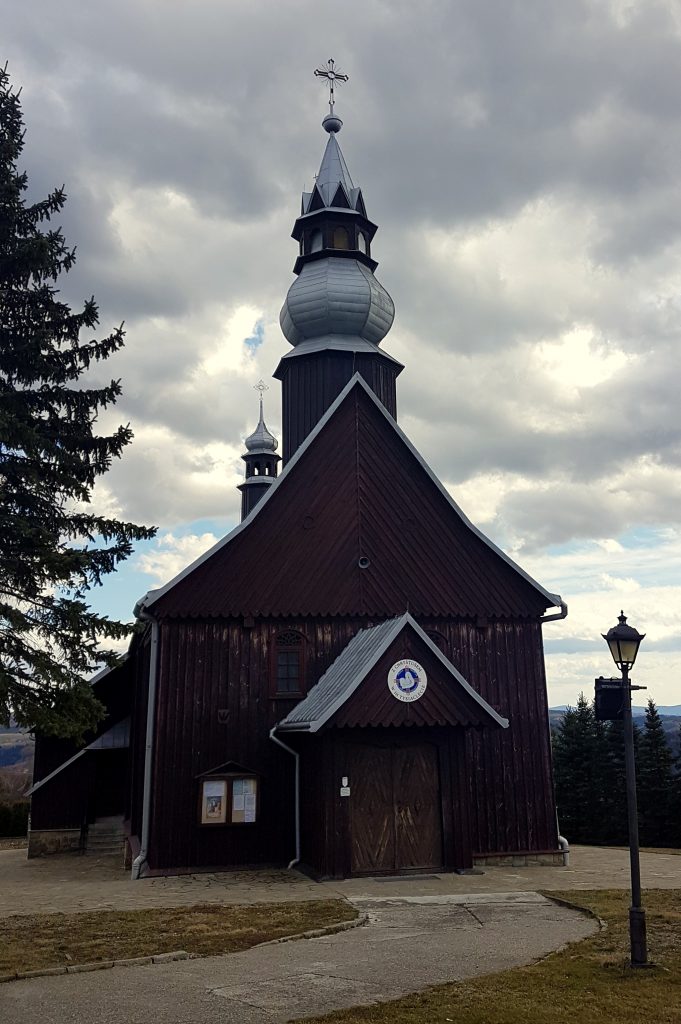 Kościół w Tabaszowej nad Jeziorem Rożnowskim