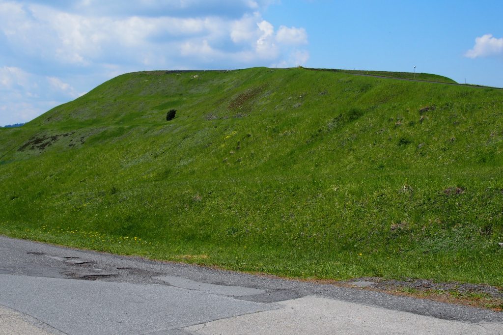 Zbiornik wodny Żar z dołu.