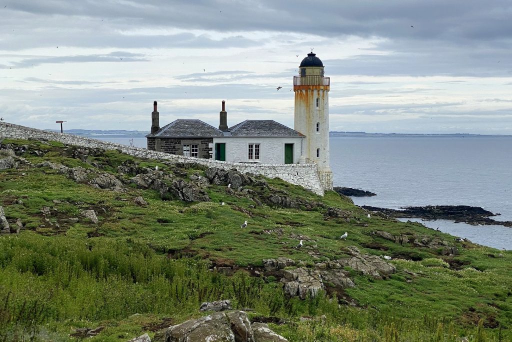 Isle of May, Low Light z 1844 roku, obecnie obserwatorium ptaków.