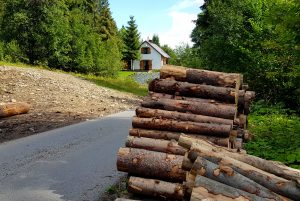 Sopotnia Wielka- początek drogi na Rysiankę- asfalt