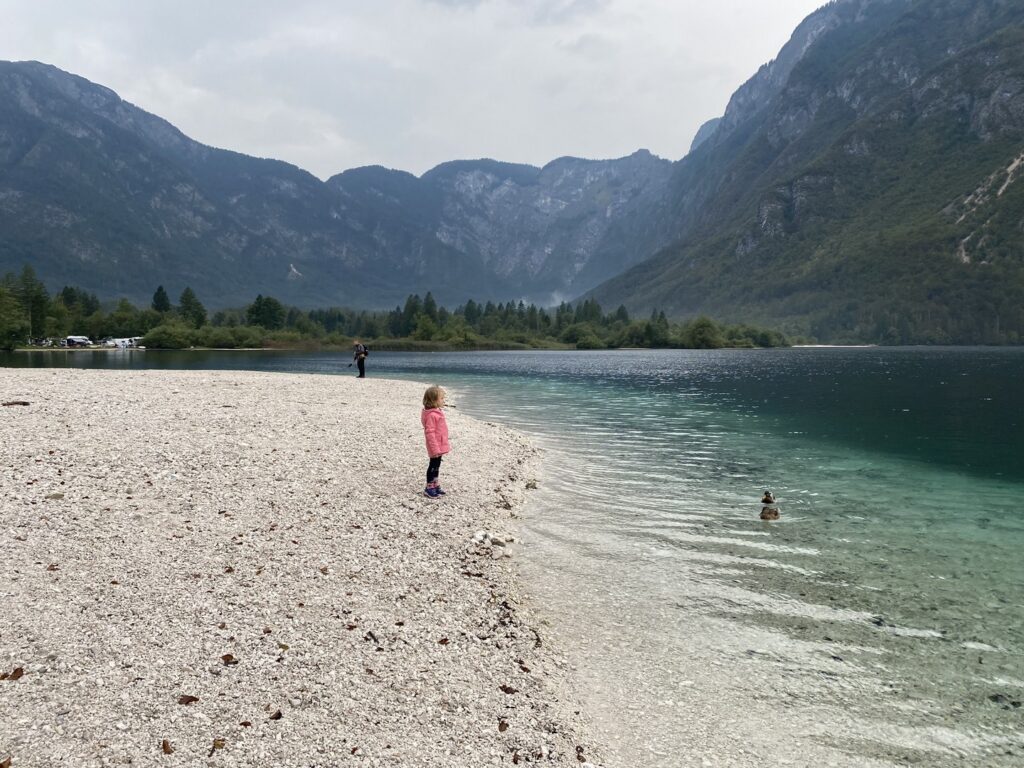 nad jeziorem Bohinj